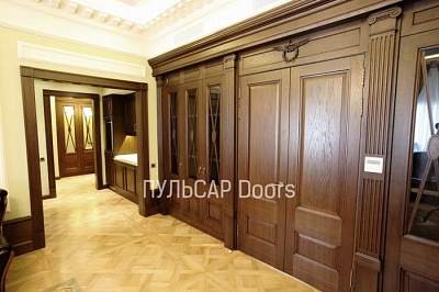 Деревянная дверь премиум класса с отделкой багетом
