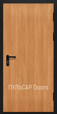 Деревянная дверь серии «Бюджет» однопольная с накладкой МДФ с порогом